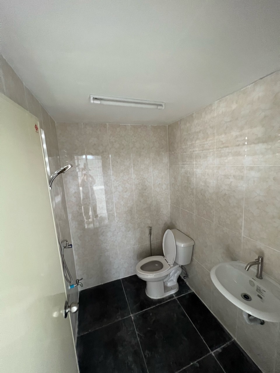 โกดังให้เช่า ลําลูกกา คลอง 4 สร้างใหม่ ขนาด 280 ตรม 